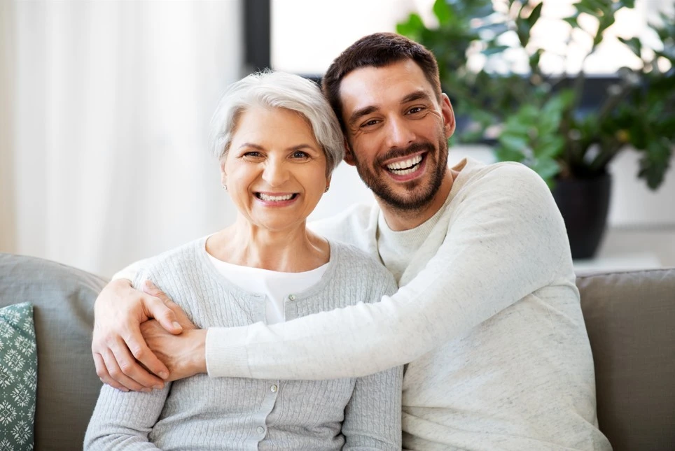 Un homme et sa mamn